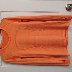 Women's Lululemon Long sleeve Swiftly size 8